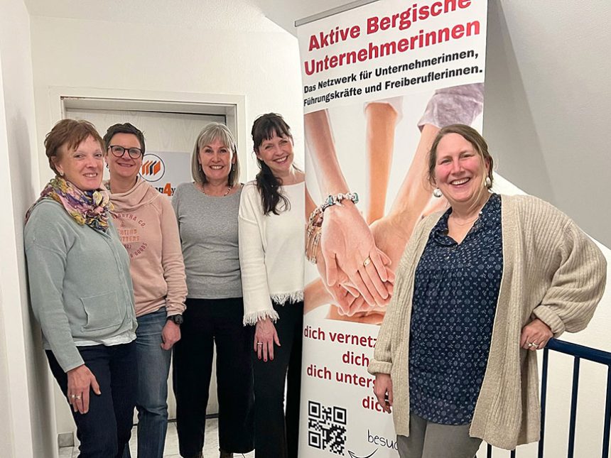 Sibylle Haas (Vorstand), Tinka Rohlfing, Helga Schauff, 
Sabine Birven (Vorstand), Anja Radermacher vom Orga-Team - Foto: Ute Keller